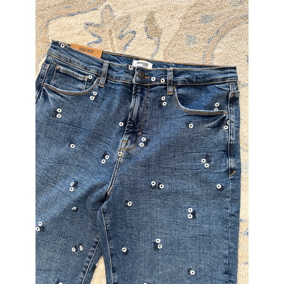 Kensie Jeans Kenzie Jeans The Ella High Rise Straight With Embroidery in Blue - Picture 2 of 5